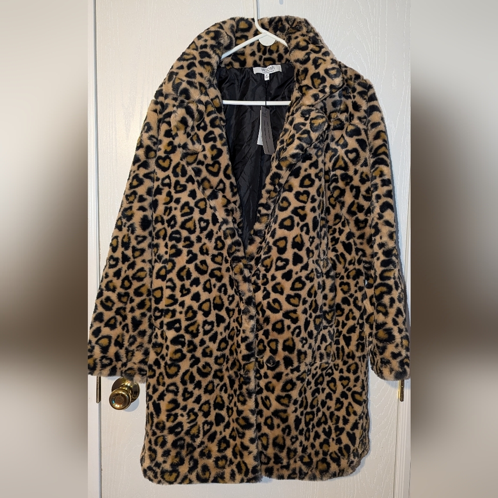 NWT FAUX FUR COAT